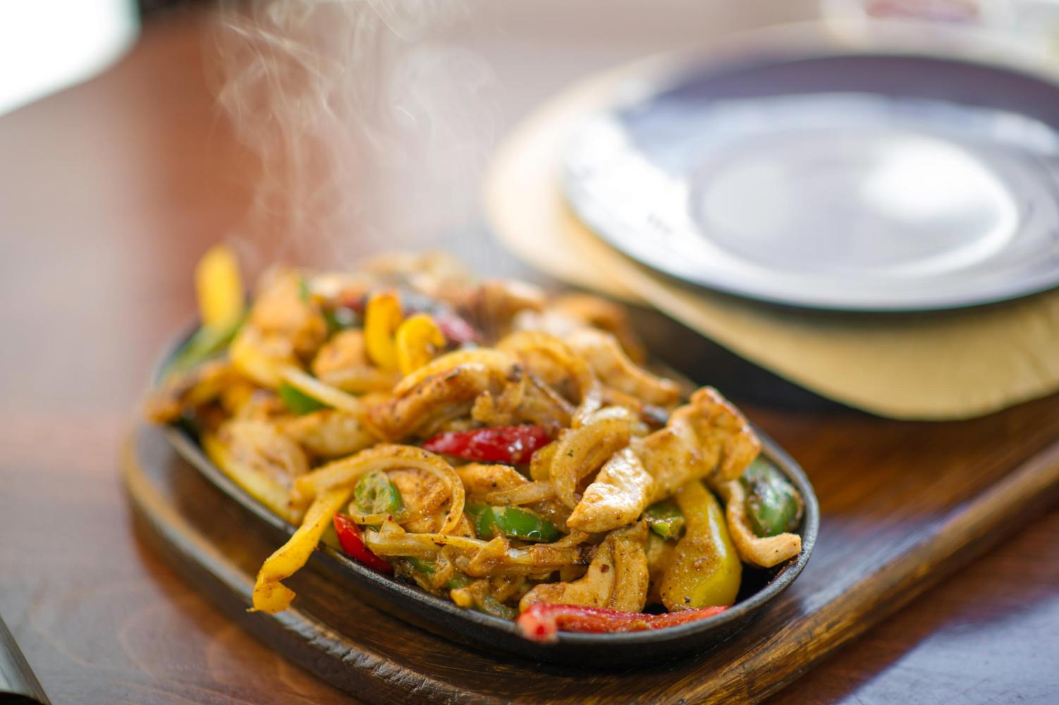 A chicken fajita dish